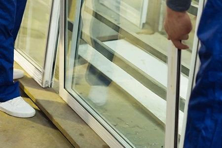 Commercial Glass Repair Technician in Bartow, FL